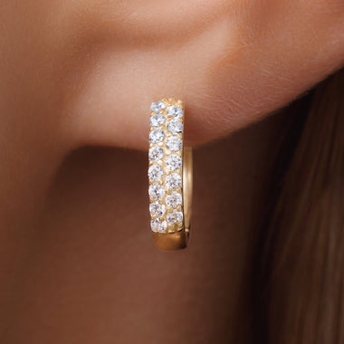 14 Karat Gold Sparkling Pavé Zirkonia Huggie Hoops (15mm) - 3