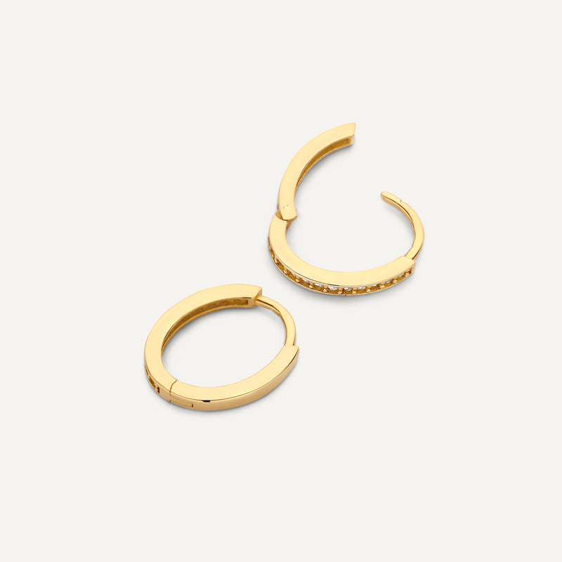 Pavé Zirkonia Ovale Huggie Hoops (12mm)